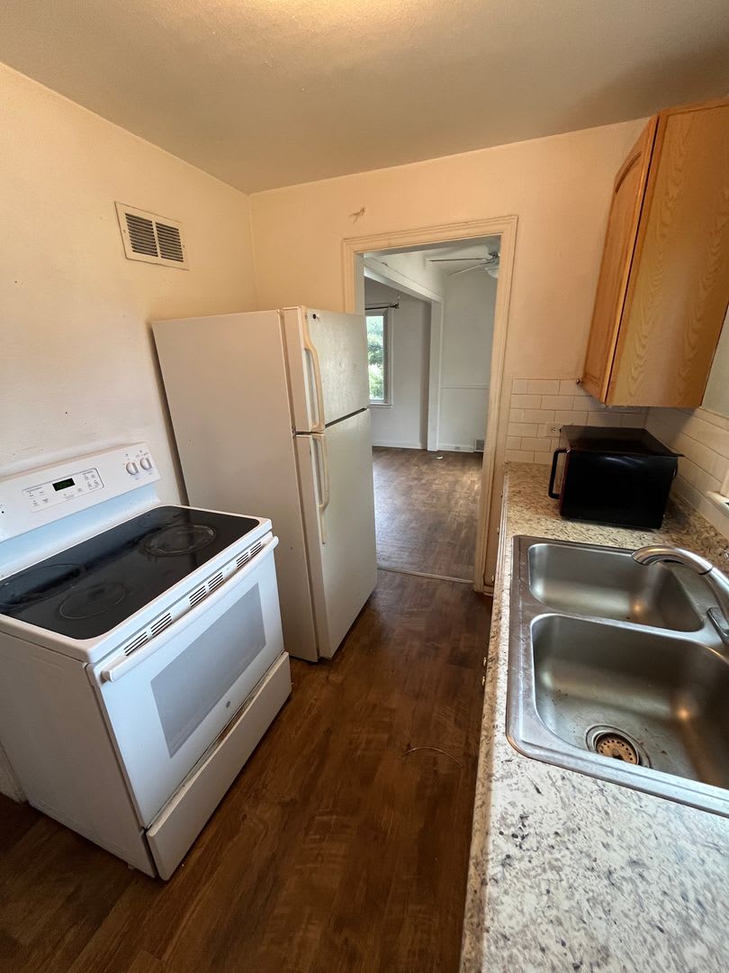 3 Bedroom 1 Bathroom Ranch in East Denver! – photo 5