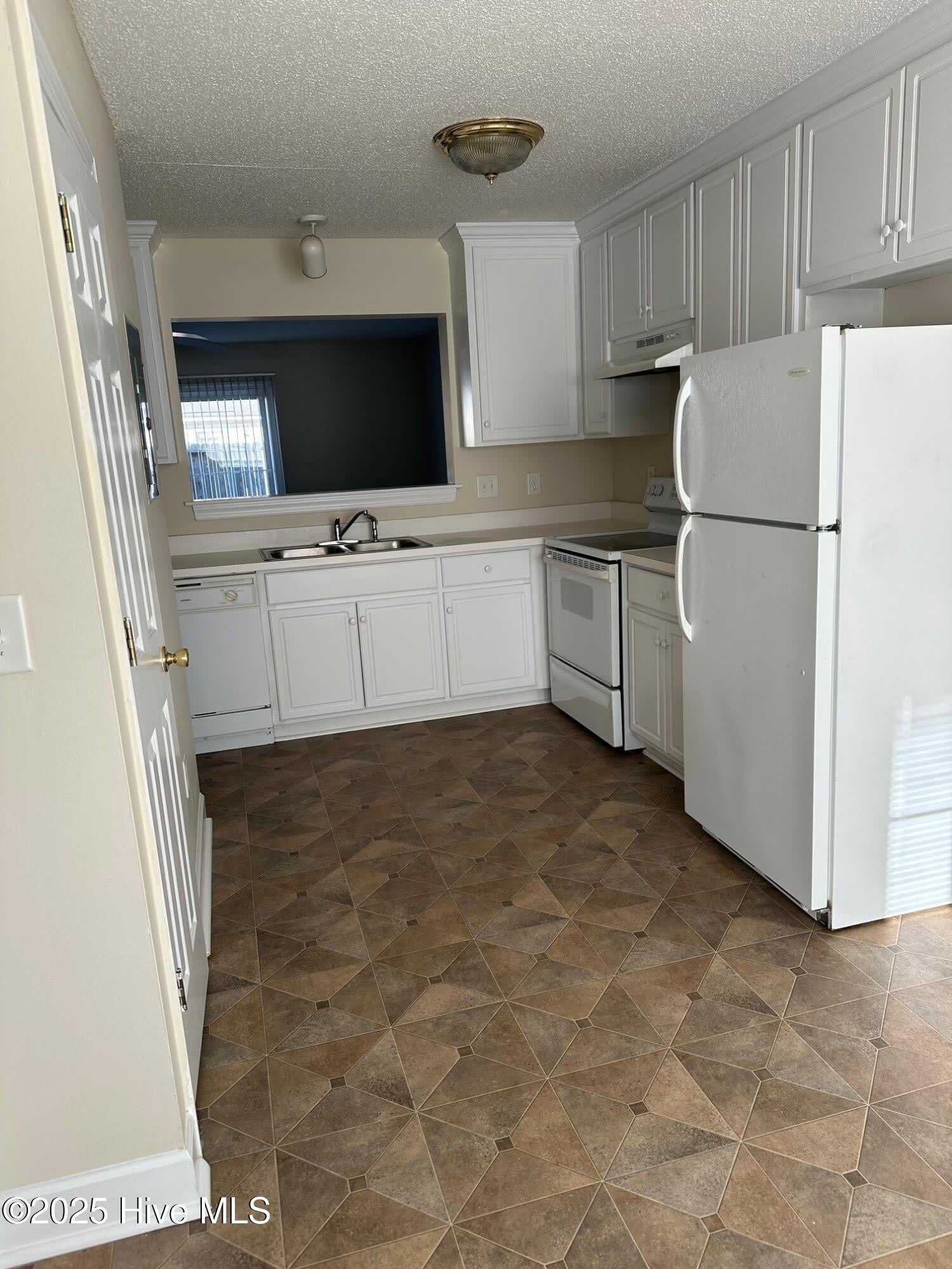 2913 Eastridge Court – photo 4