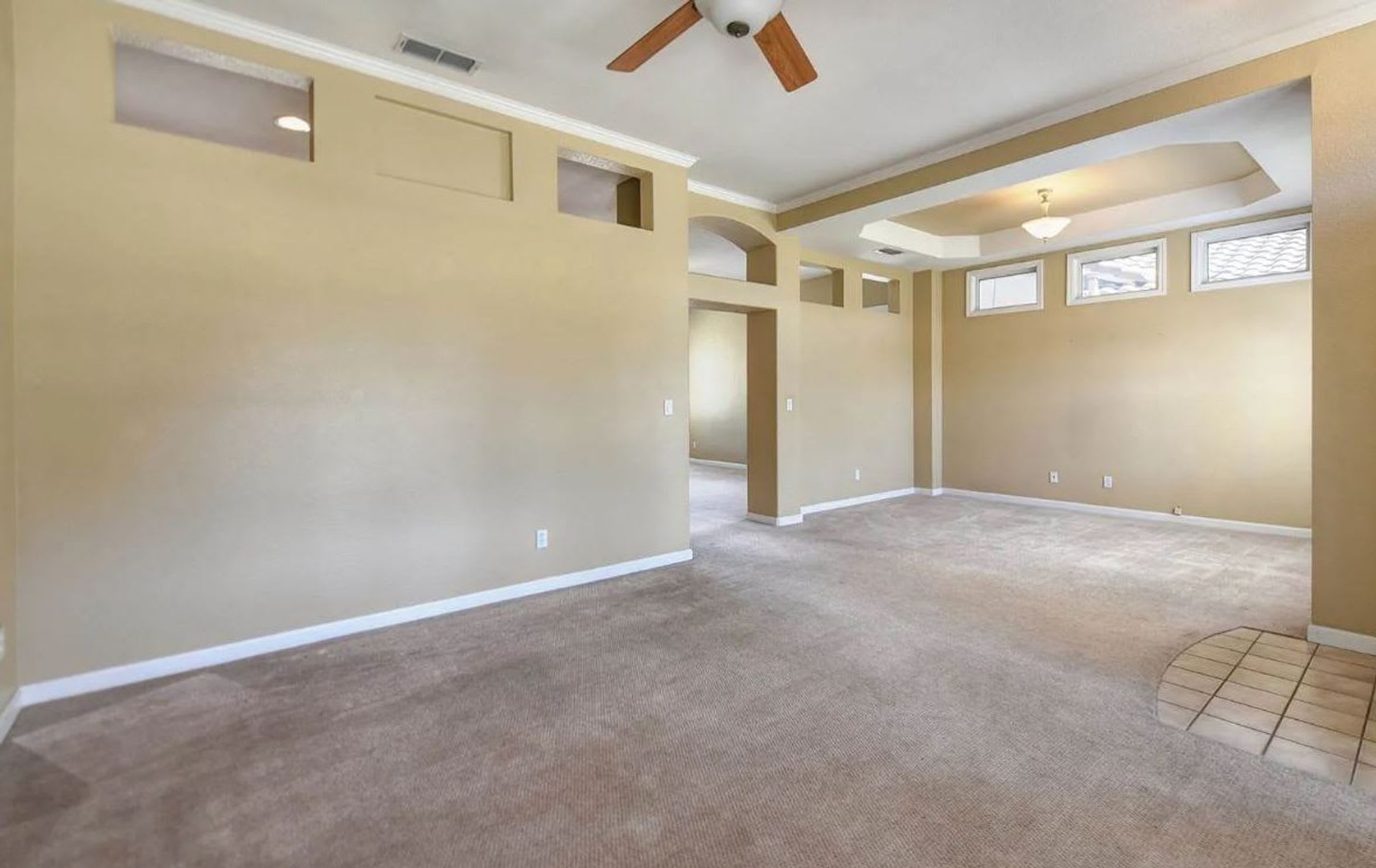 Spectacular 4/2 Elk Grove w/Salt Water Pool! (PLEASE READ AD FOR SHOWING REQUIREMENTS)! – photo 3