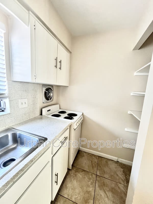 321 24th Ave N – photo 5