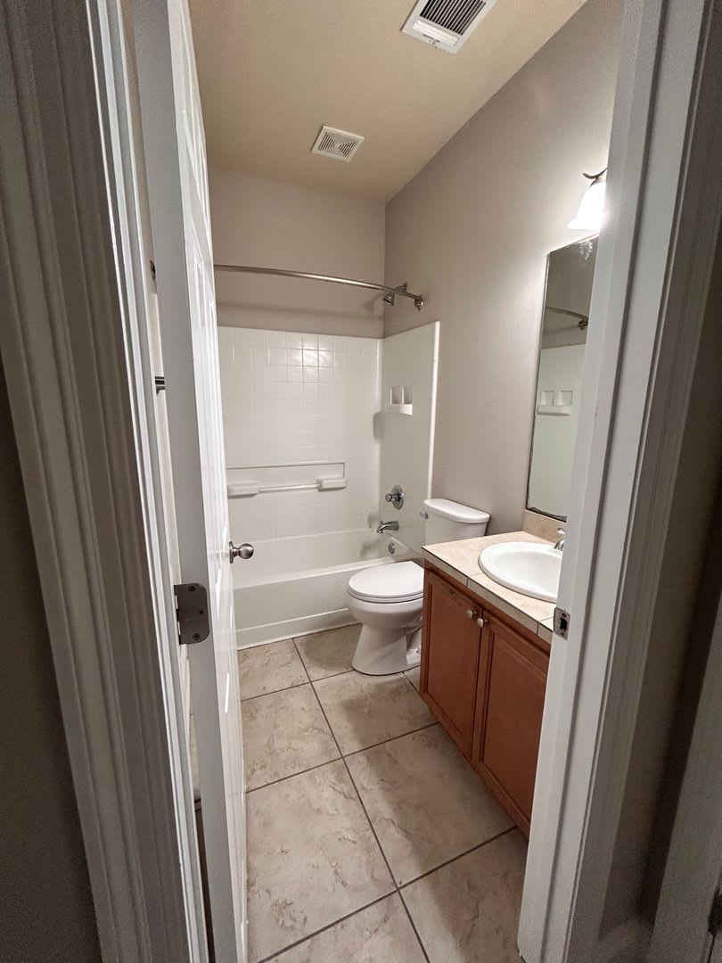 TWO WEEKS FREE MOVE IN SPECIAL! 4 BR/3BA in gated neighborhood off Jefferson or Bluebonnet near I-10! – photo 4