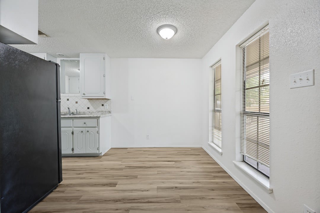 808 W Belden Street – photo 4