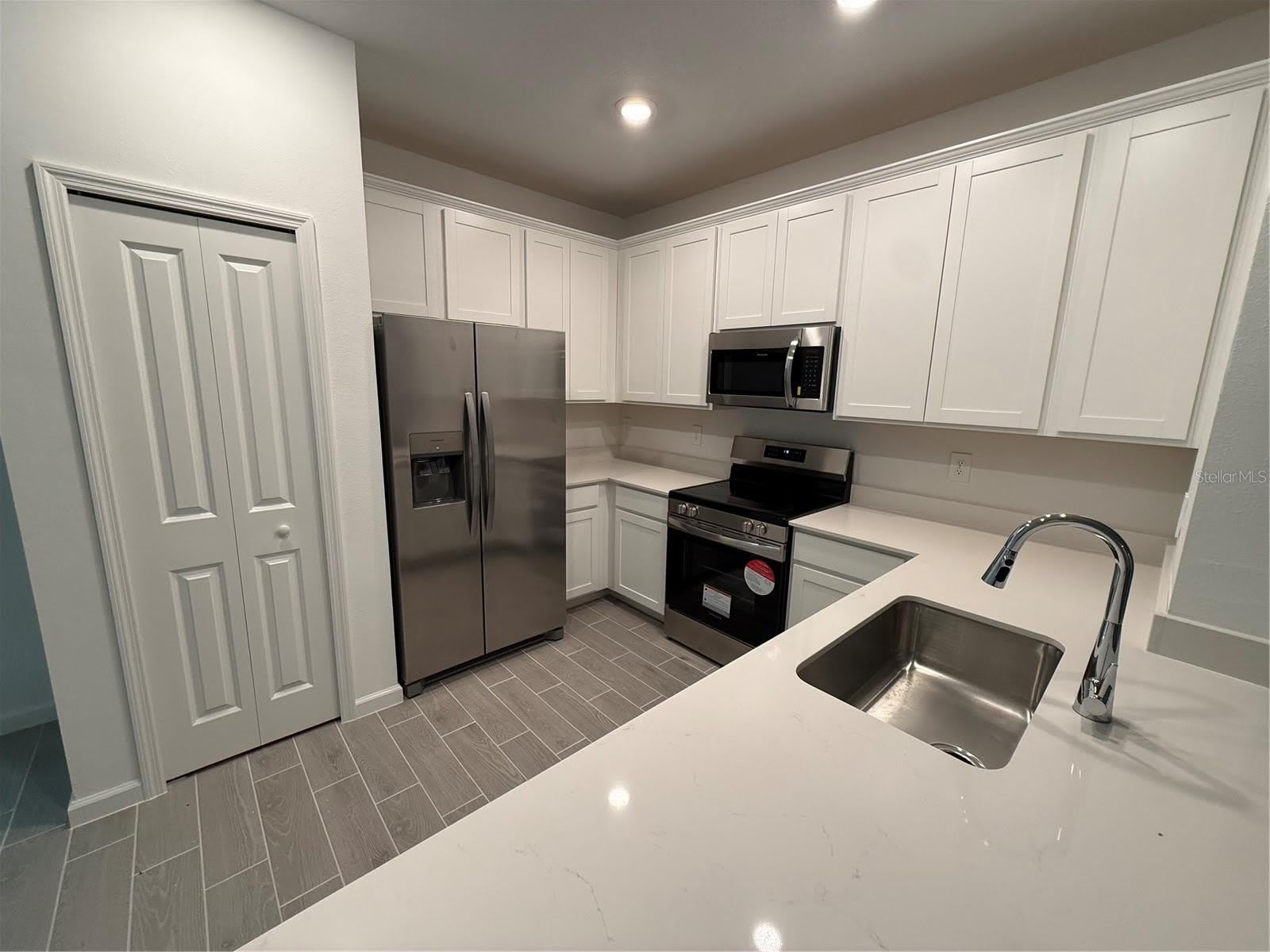3674 SE 37TH Court – photo 2