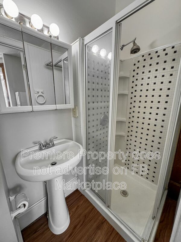 311 E Arthur St – photo 5