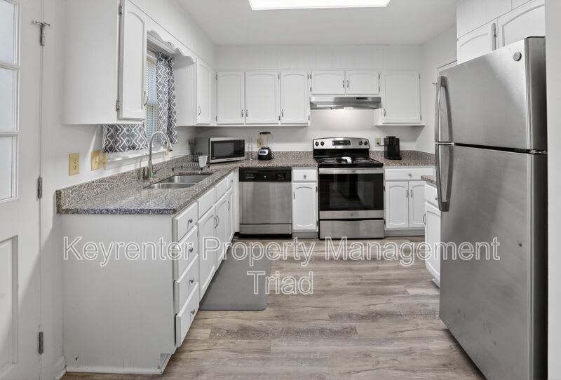 115 S Mendenhall St. – photo 1