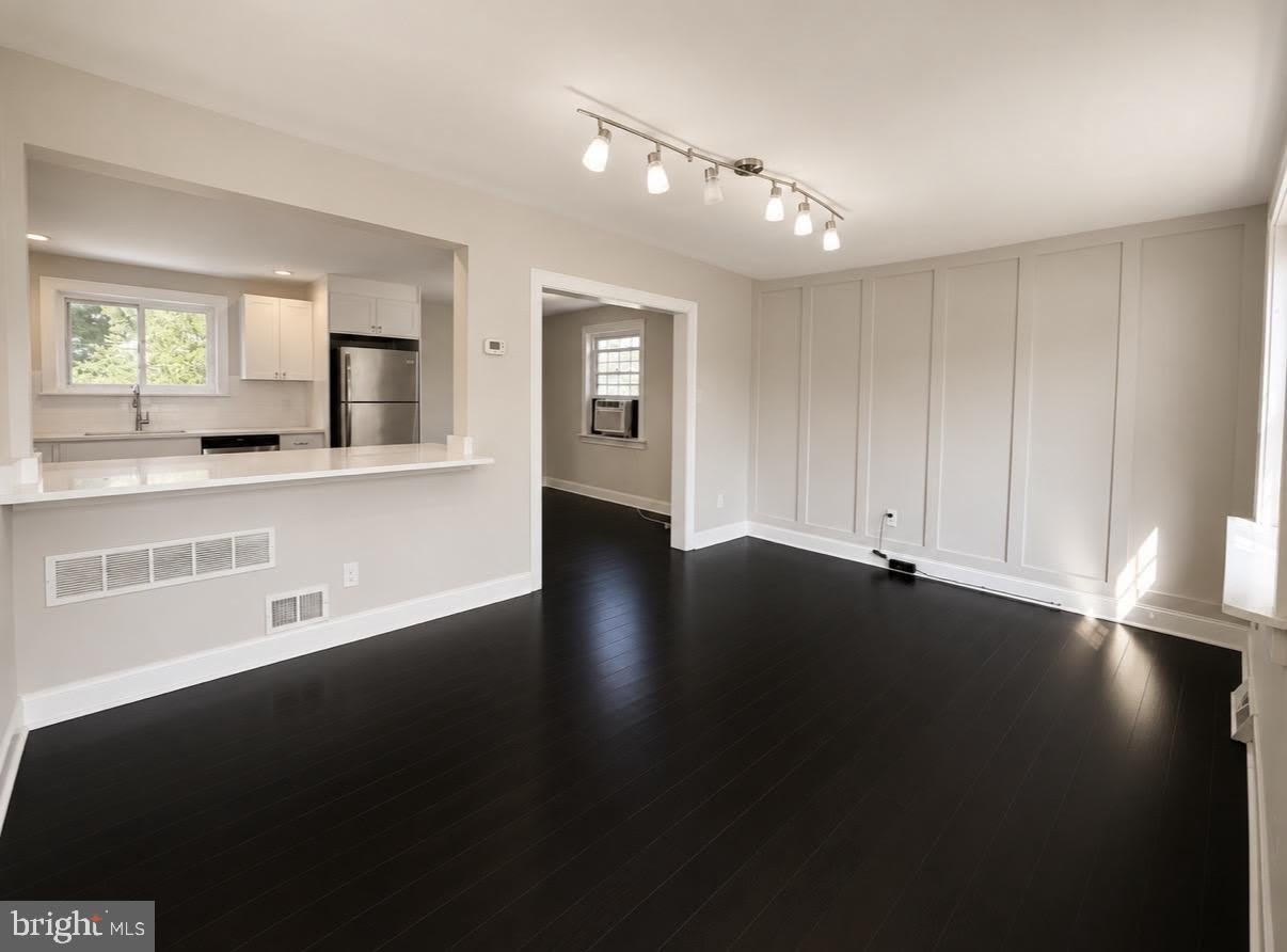 256 W BEIDLER Road – photo 5