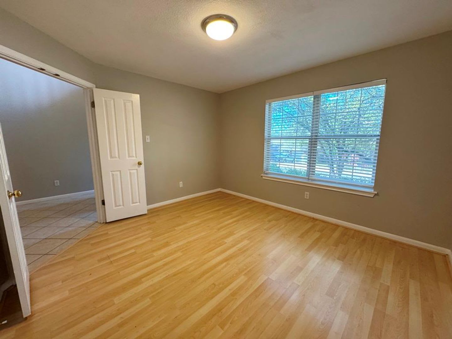 Nice 2 story home available in Village at Western Oaks! – photo 4