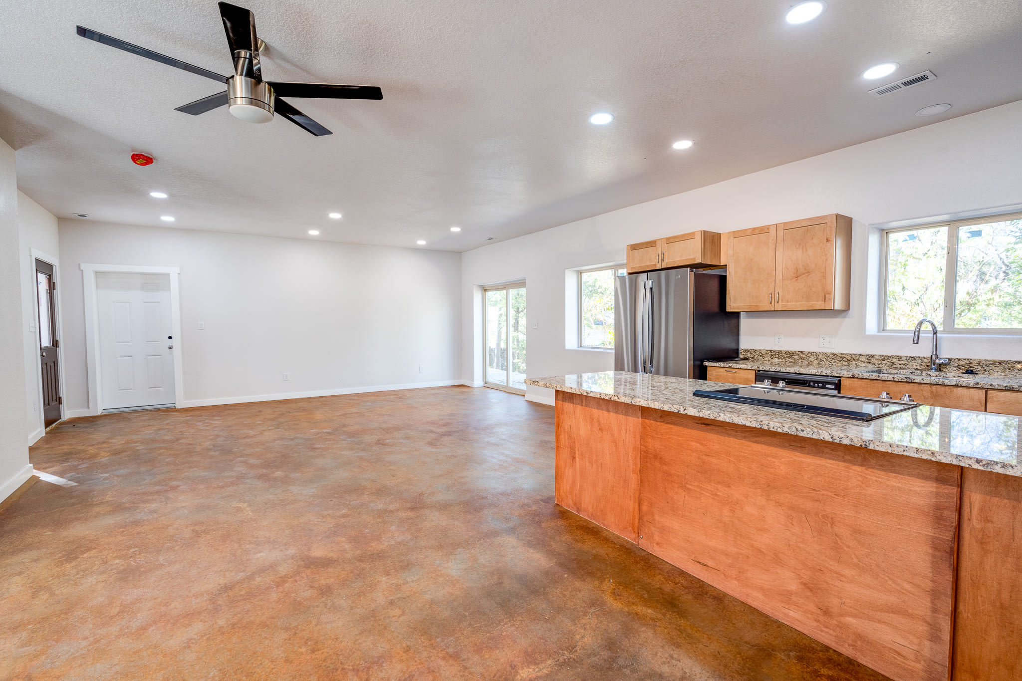 818 East Cucharras Street – photo 5