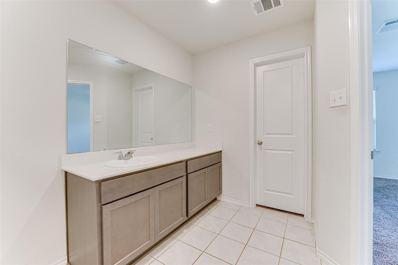 Charming 5-Bedroom Haven in Vibrant Josephine Community! – photo 2