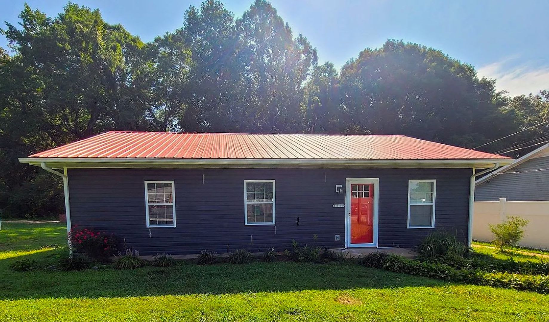 Charming 3 Bedroom, 1 Bathroom home in Winston Salem – photo 3