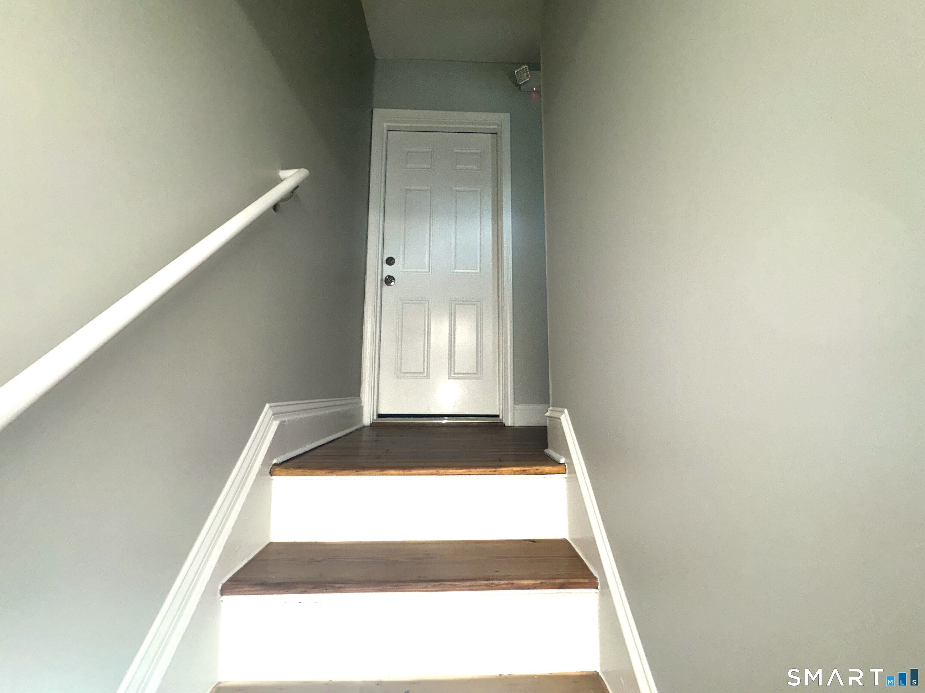 105 Churchill Street – photo 3