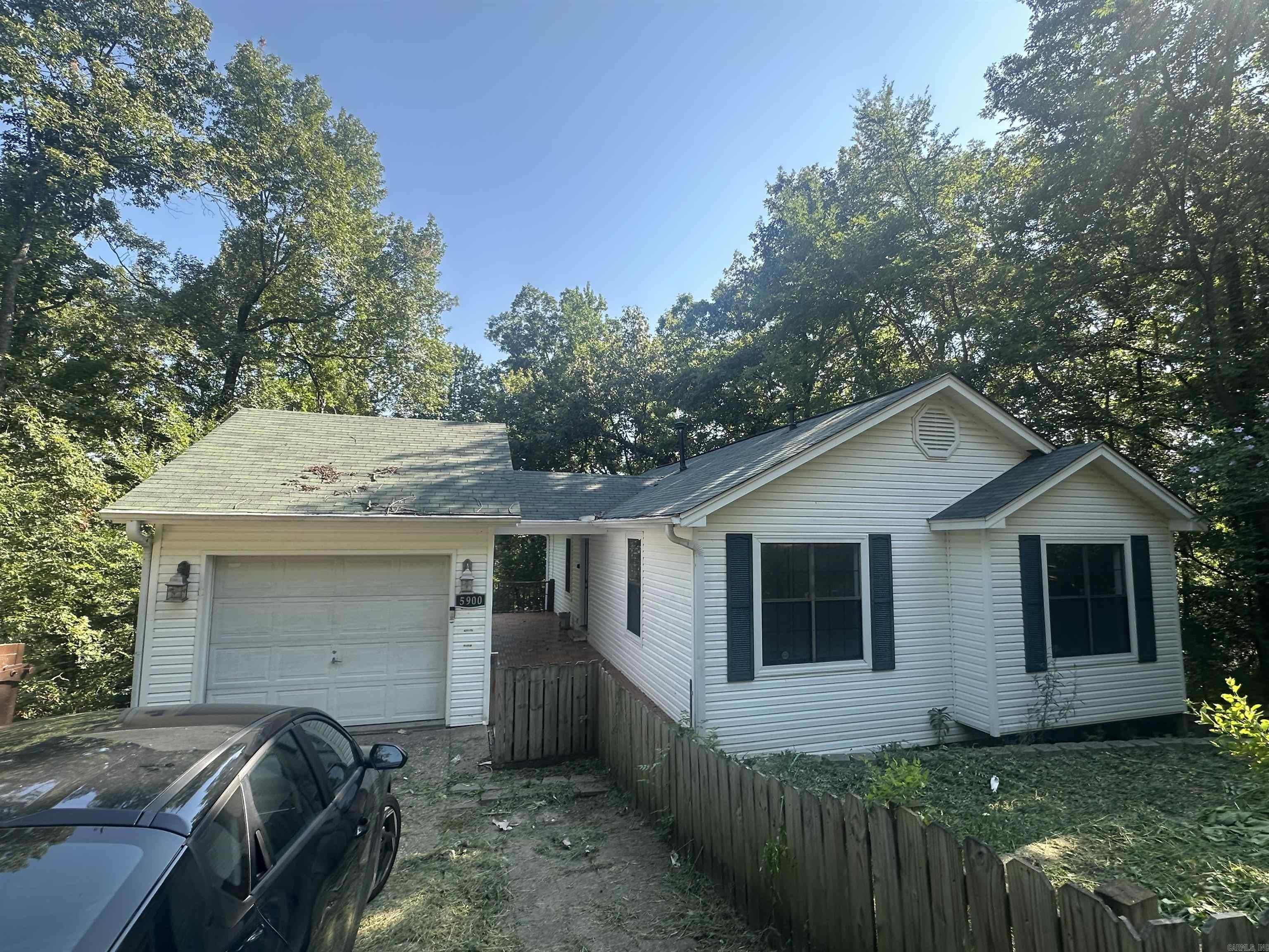 5900 Foxboro Drive – photo 1