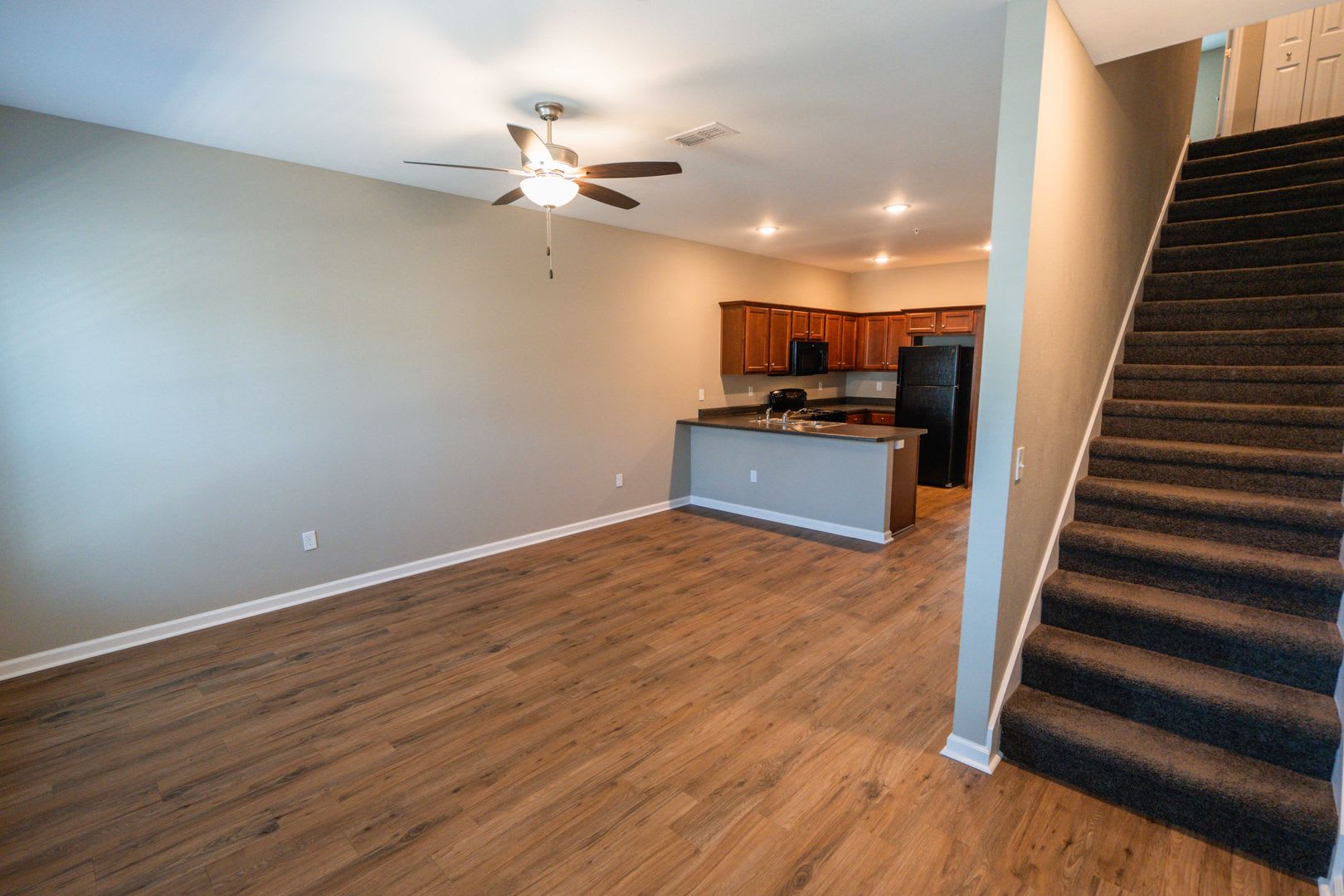 Beautiful 3 Bedroom 3 Bath – photo 3