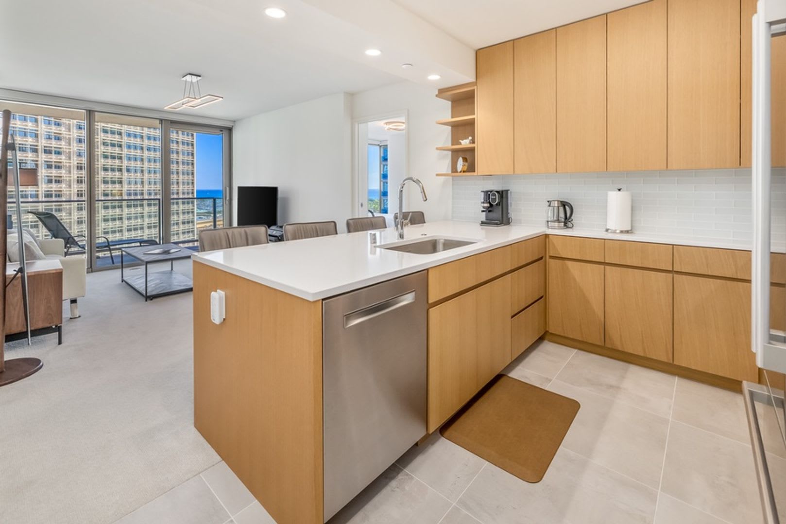 Sky Ala Moana #1701: Spacious Condo w/ Ocean Views – photo 4