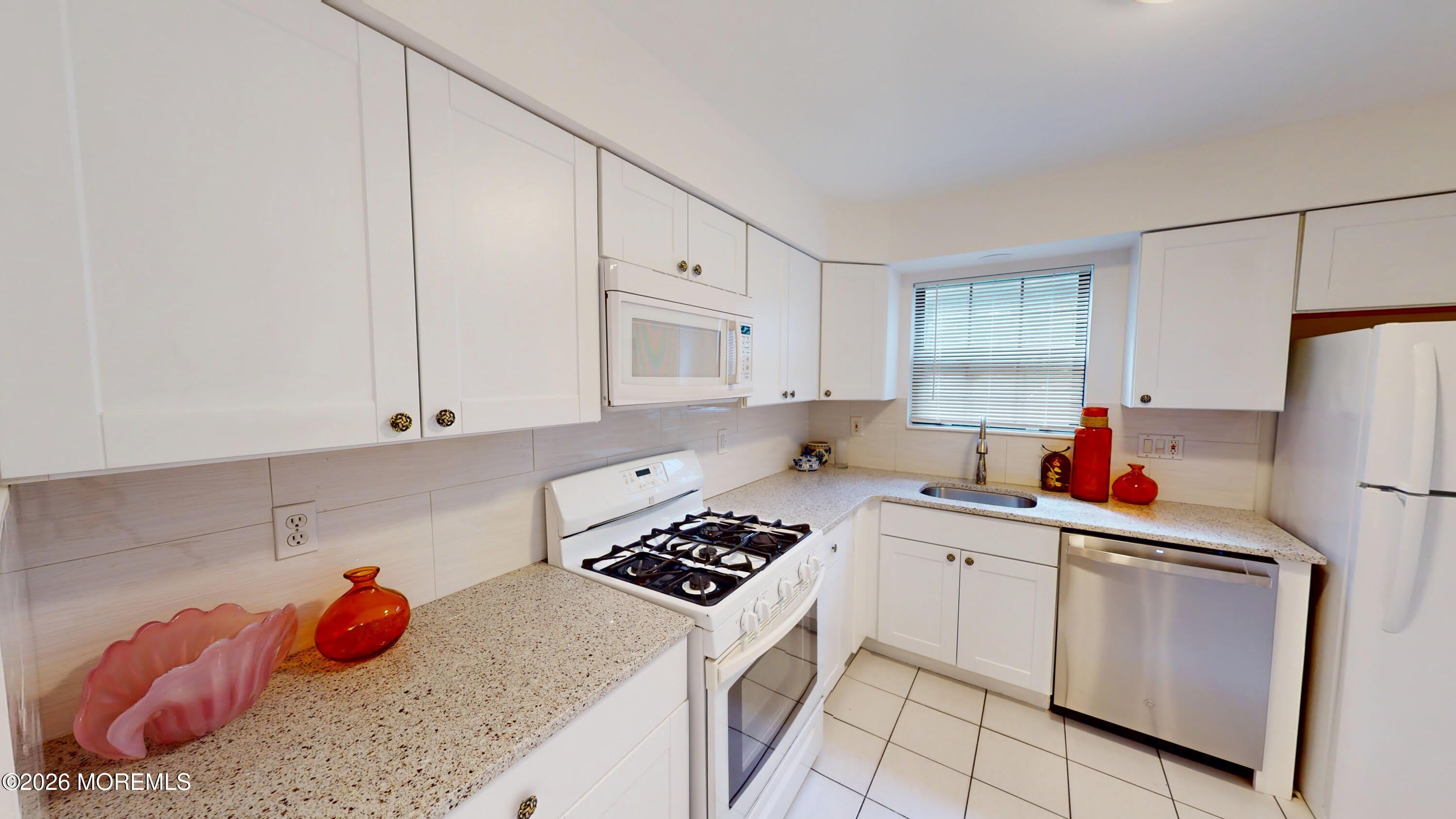 1 Amherst Court – photo 2