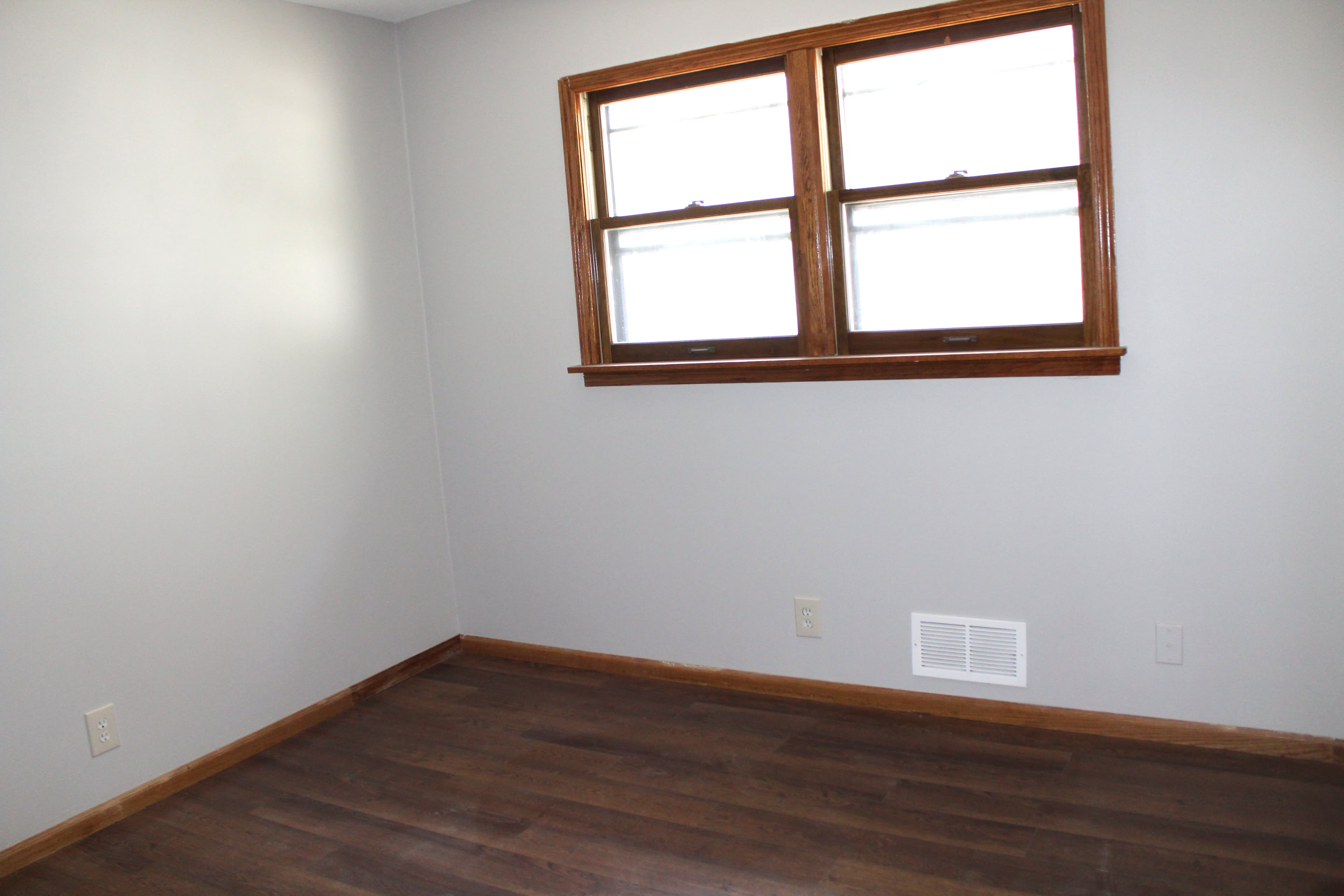 747 Tuscarora Ave W – photo 4