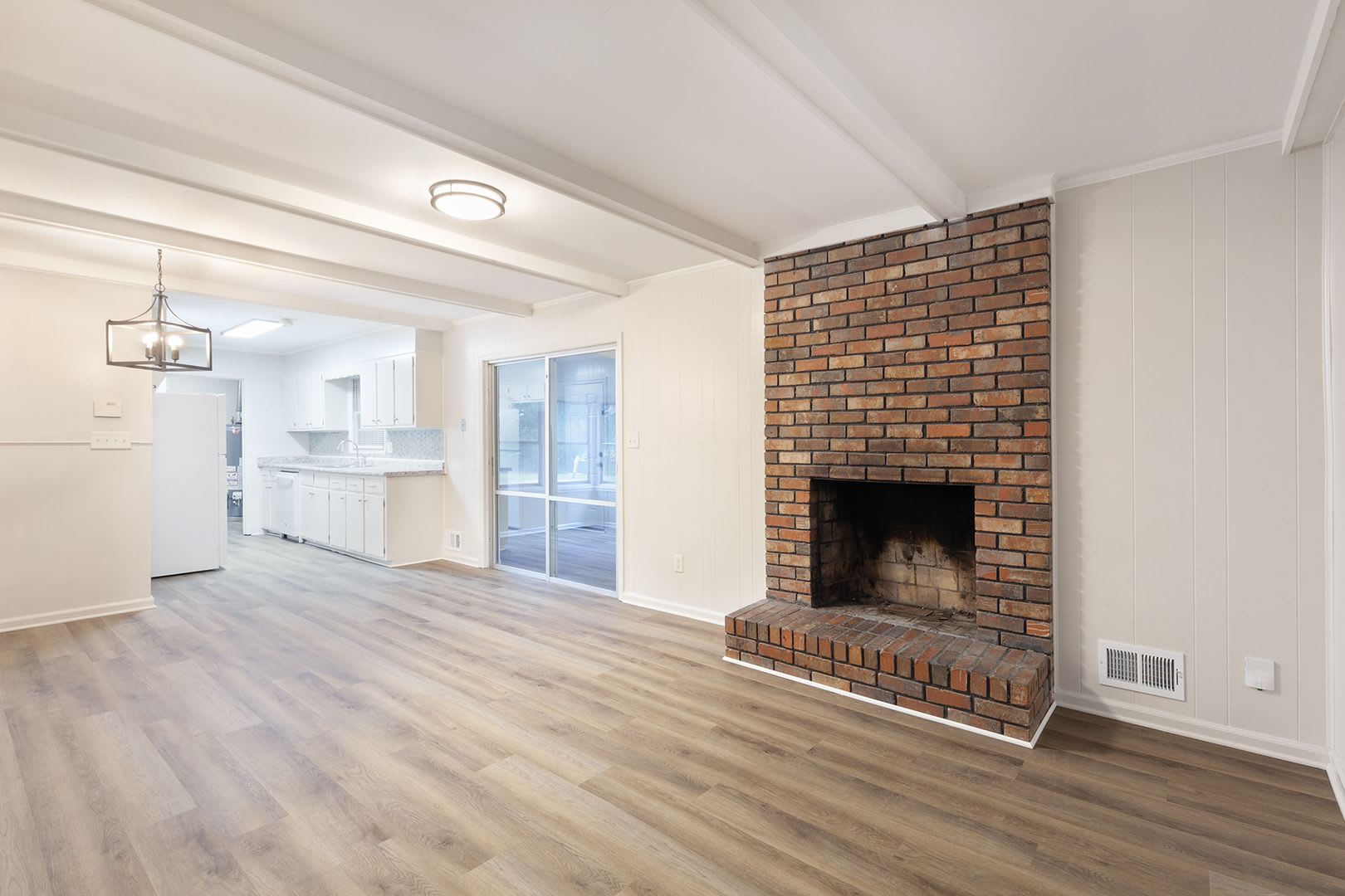 Newly Renovated 3bd/2ba Home w/ Sunroom and Large Backyard in Great Location! – photo 1