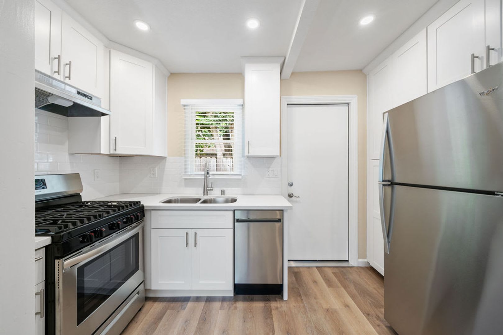 5480 Capistrano – photo 3