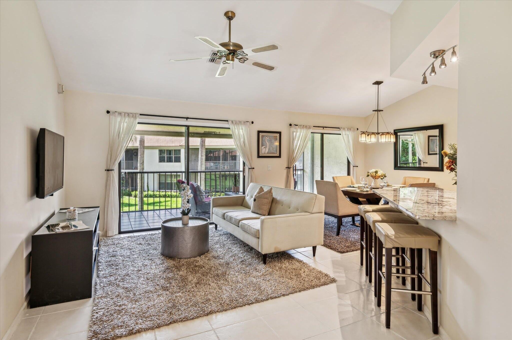 5750 Coach House Circle – photo 4
