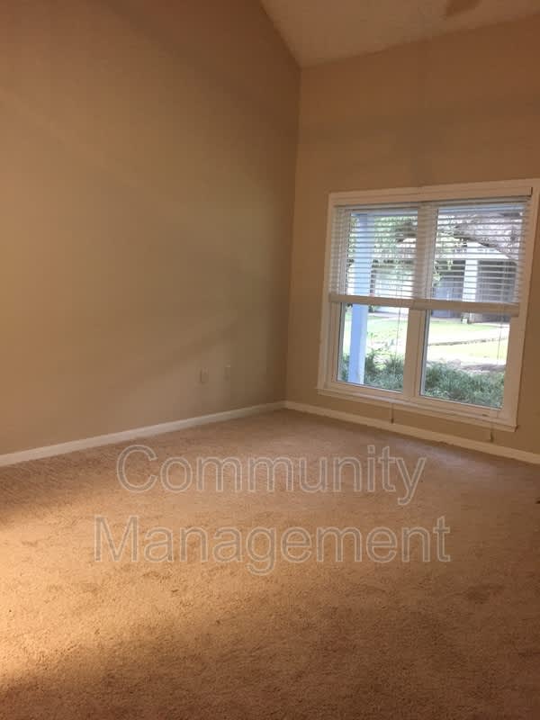 1540 Sharlo Ave – photo 5