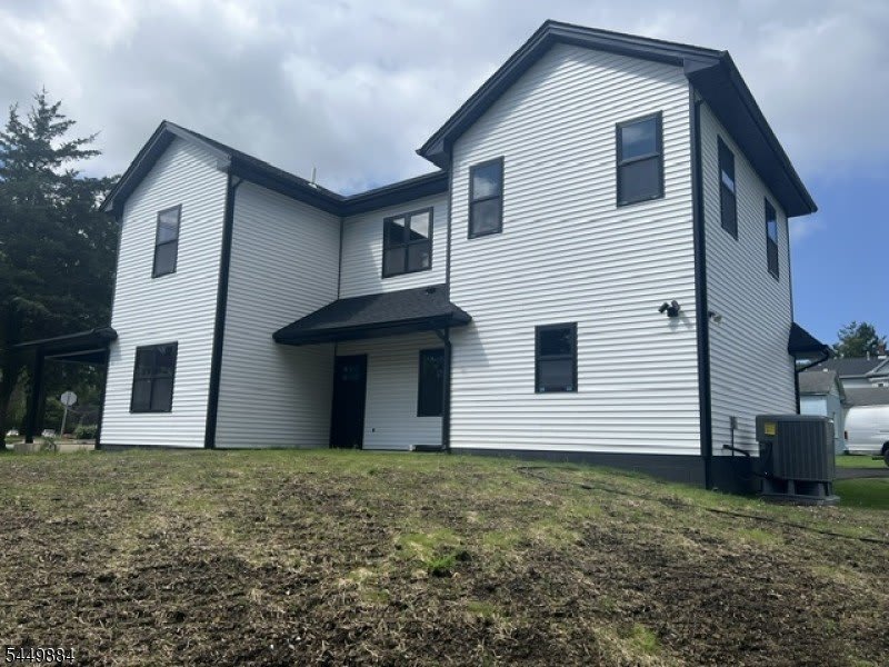 212 Willow Grove St – photo 2