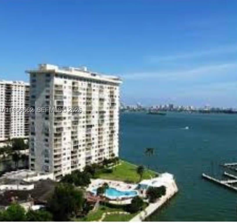 11111 Biscayne Blvd – photo 1