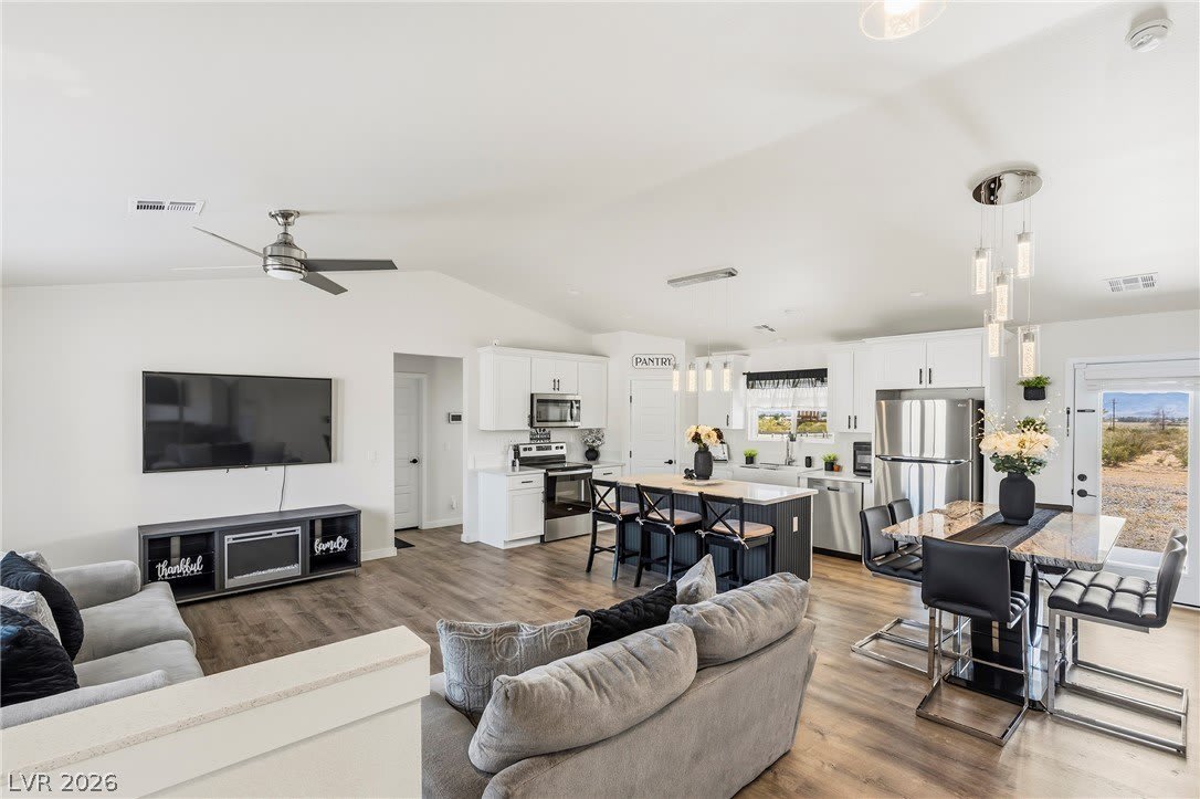 5600 Genoa Avenue – photo 3