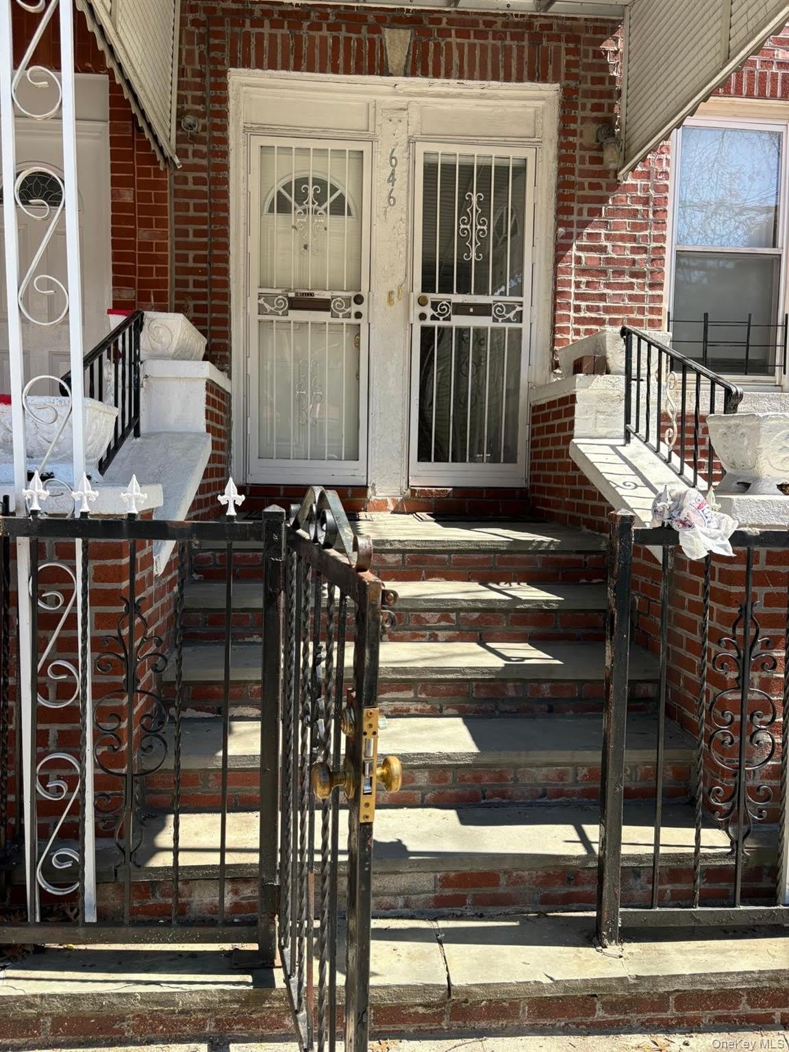 646 Commonwealth Avenue – photo 1