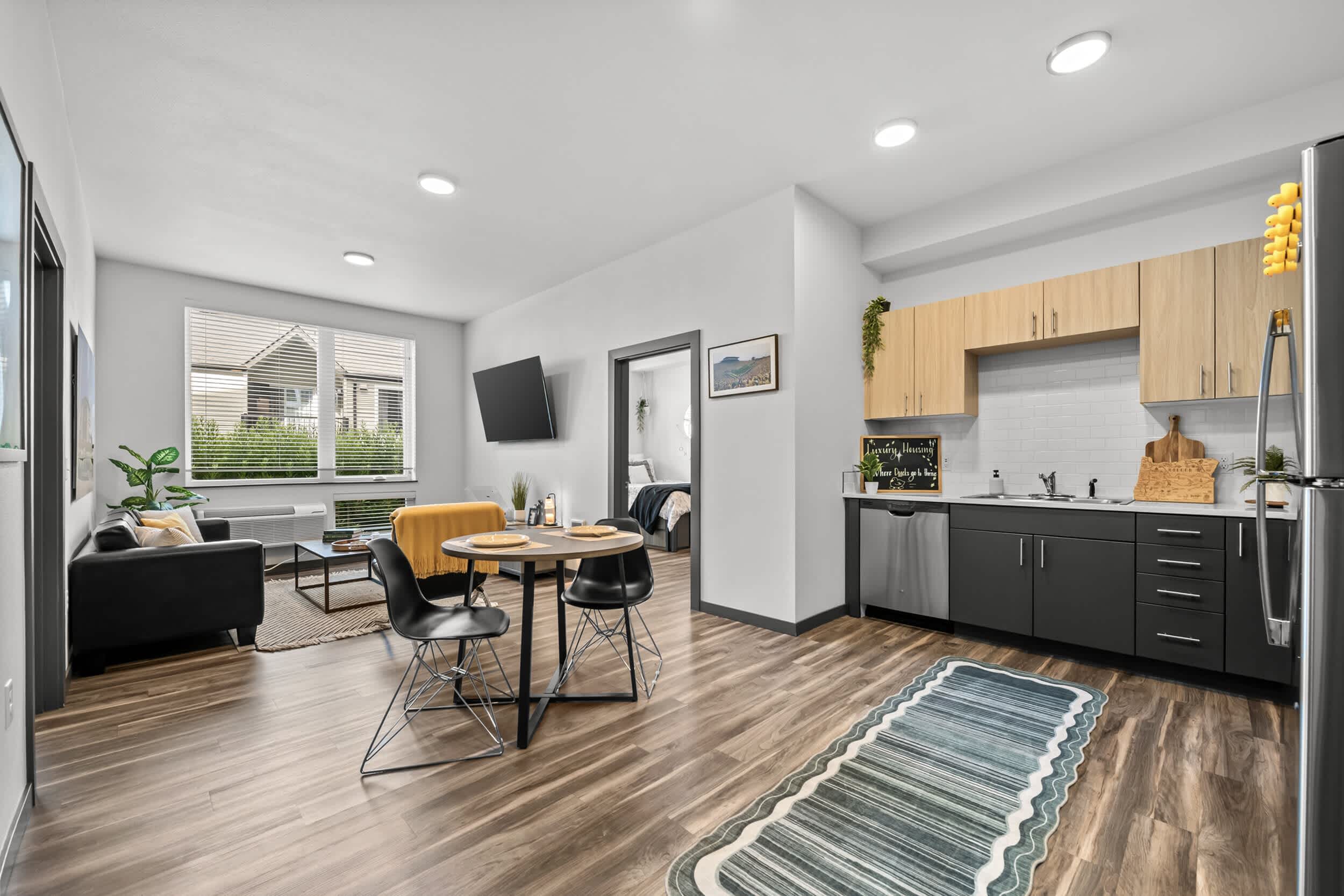 The Flats at Chase – photo 4