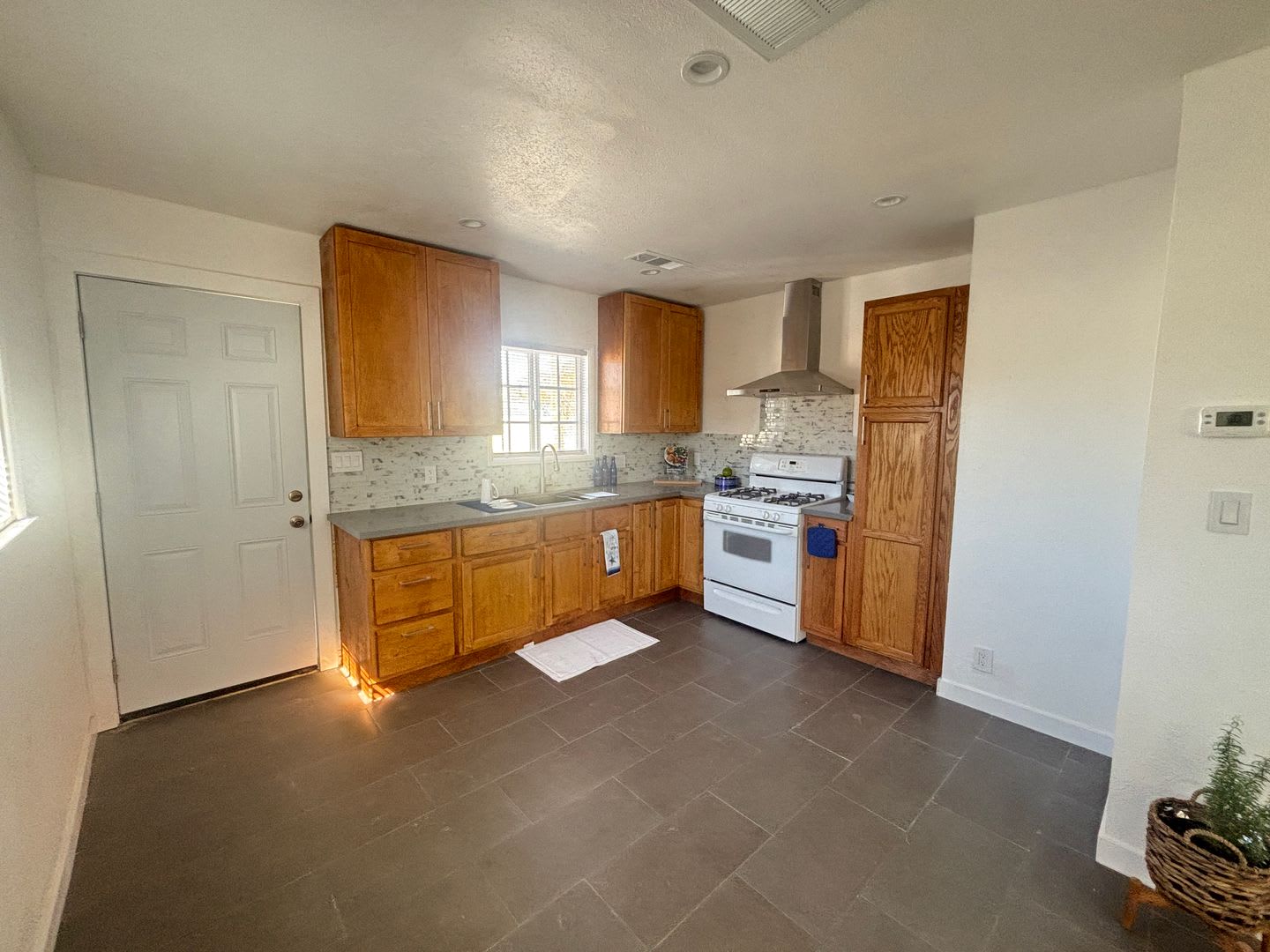 West Lancaster Single Story Detached Triplex – photo 3