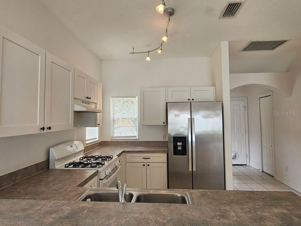 7625 CLOVELLY PARK Place – photo 4