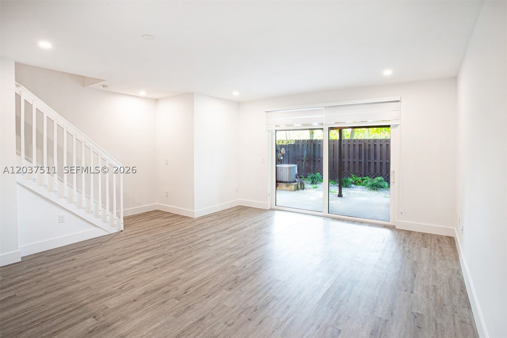 4234 NE 9th St – photo 3