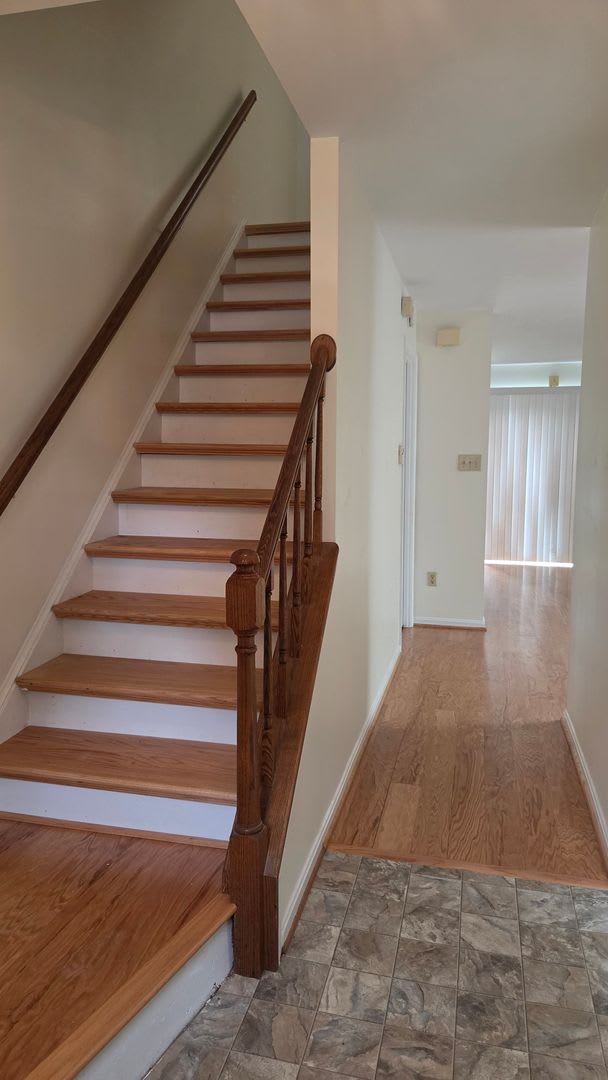 Great Arlington Location with Garage! – photo 2