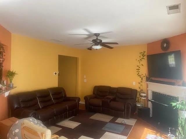 1575 Faircrest Lane – photo 4