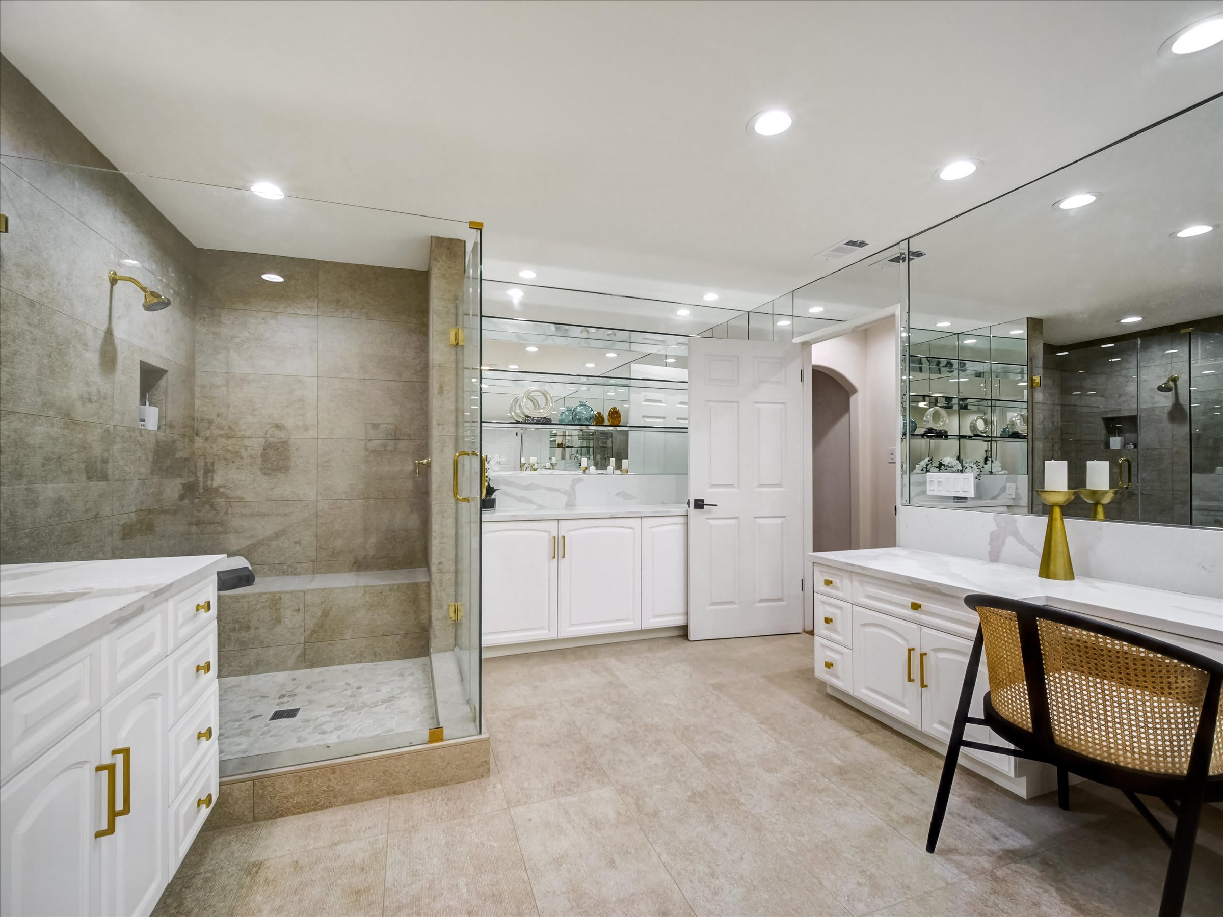 4732 Del Moreno Drive – photo 3