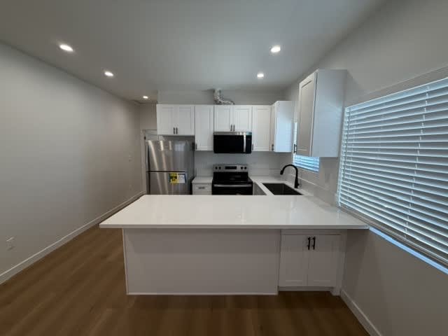 1307 W. 96th St. – photo 5