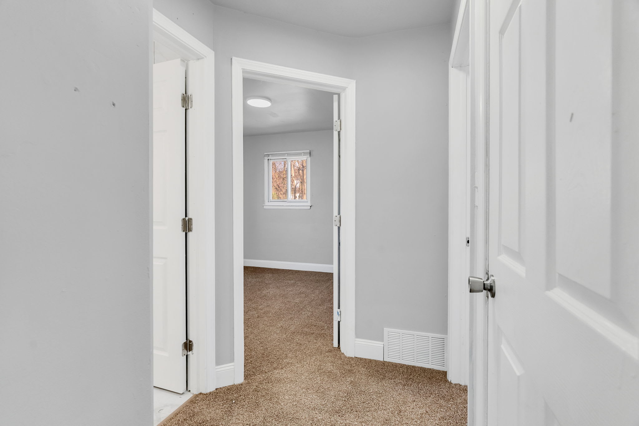 13900 Sussex Street – photo 5