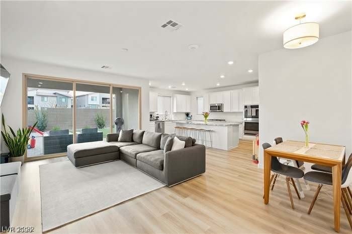 741 Foreign Reef Way – photo 2