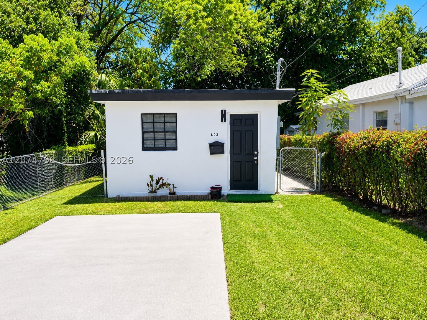 802 NW 3rd Ter – photo 1