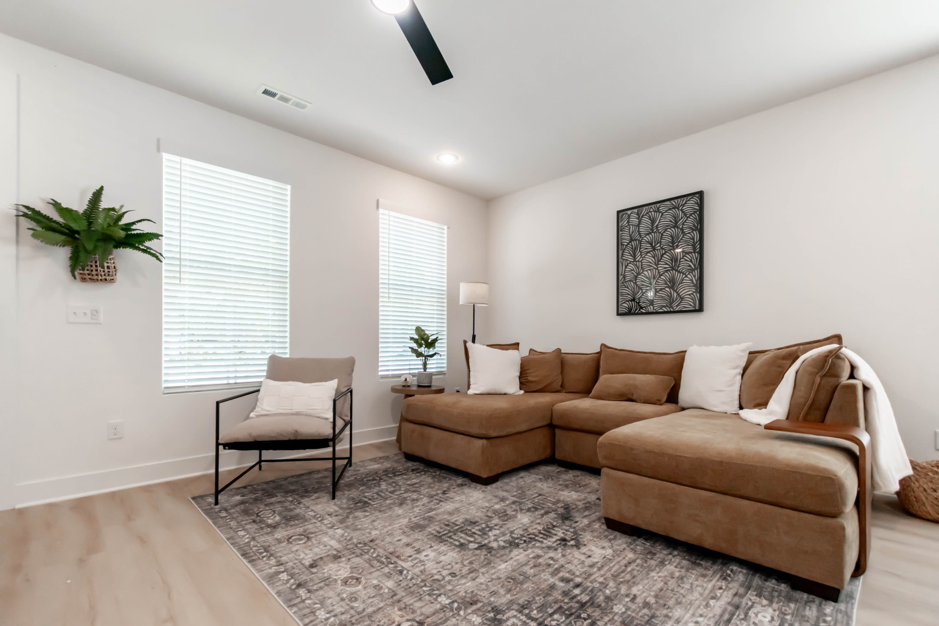 818 South Wood Avenue – photo 4