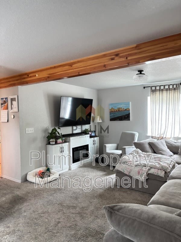 4400 Martindale Way – photo 5