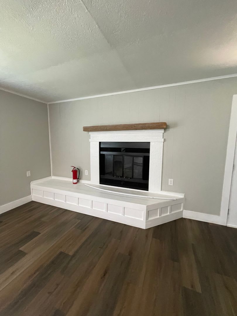 Three Bedroom Near Columbian Park – photo 3