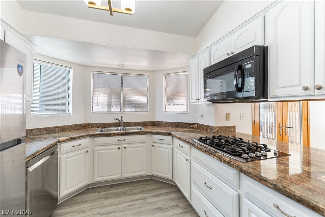 826 Anchor Drive – photo 5
