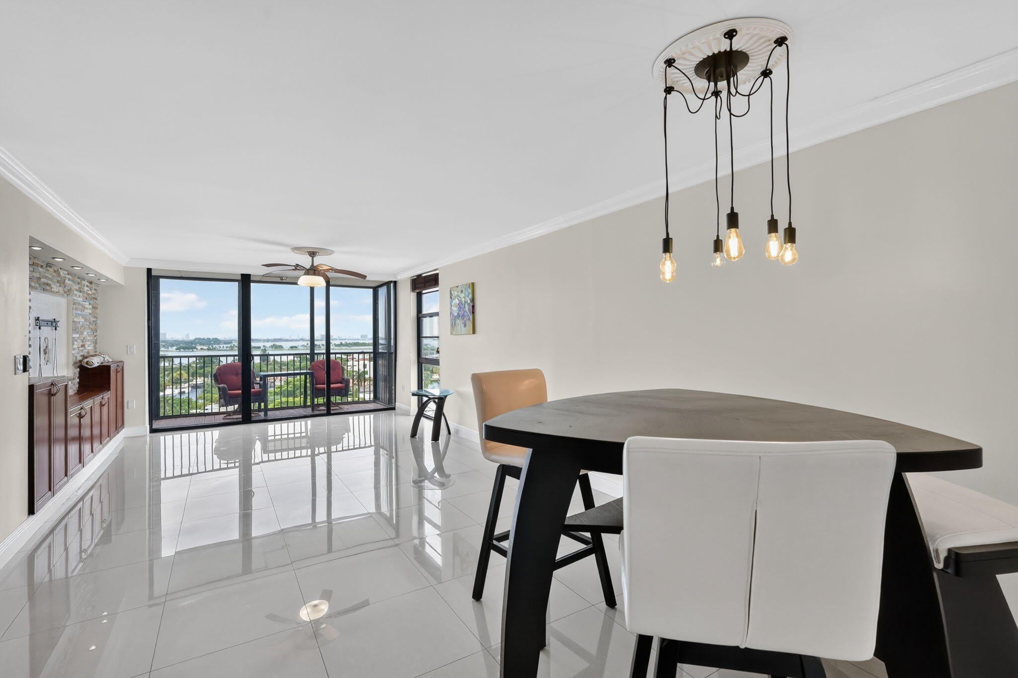 2500 NE 135TH Street – photo 4