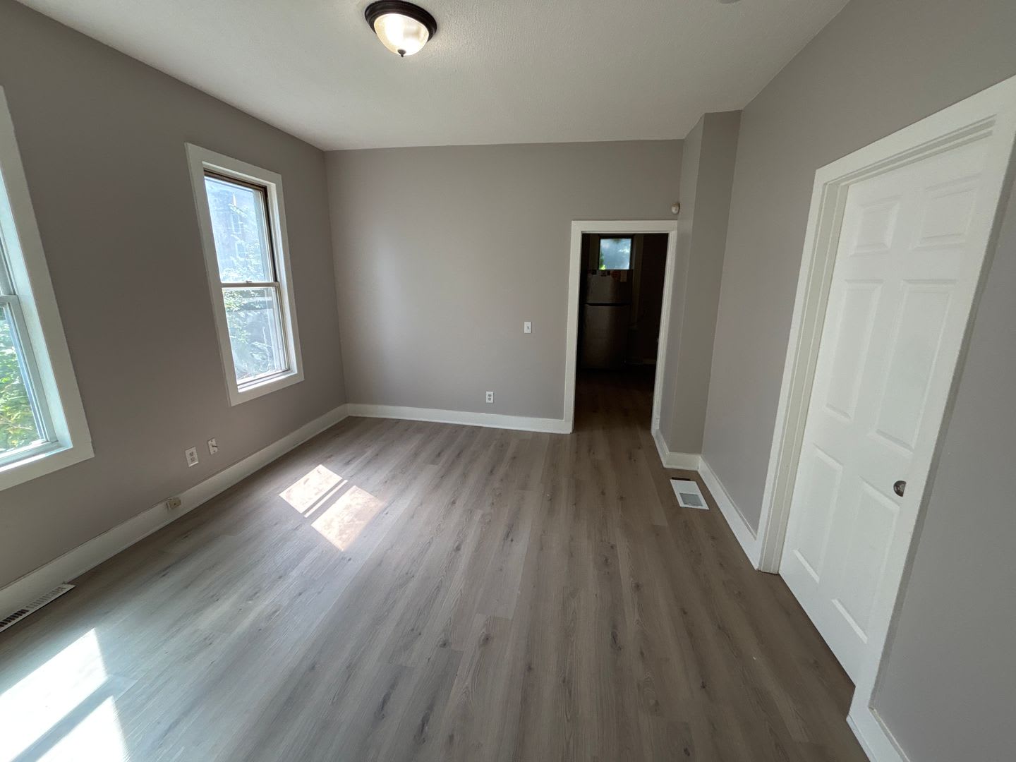Beautiful 4 Bedroom 2 Bathroom House in North Minneapolis – photo 3