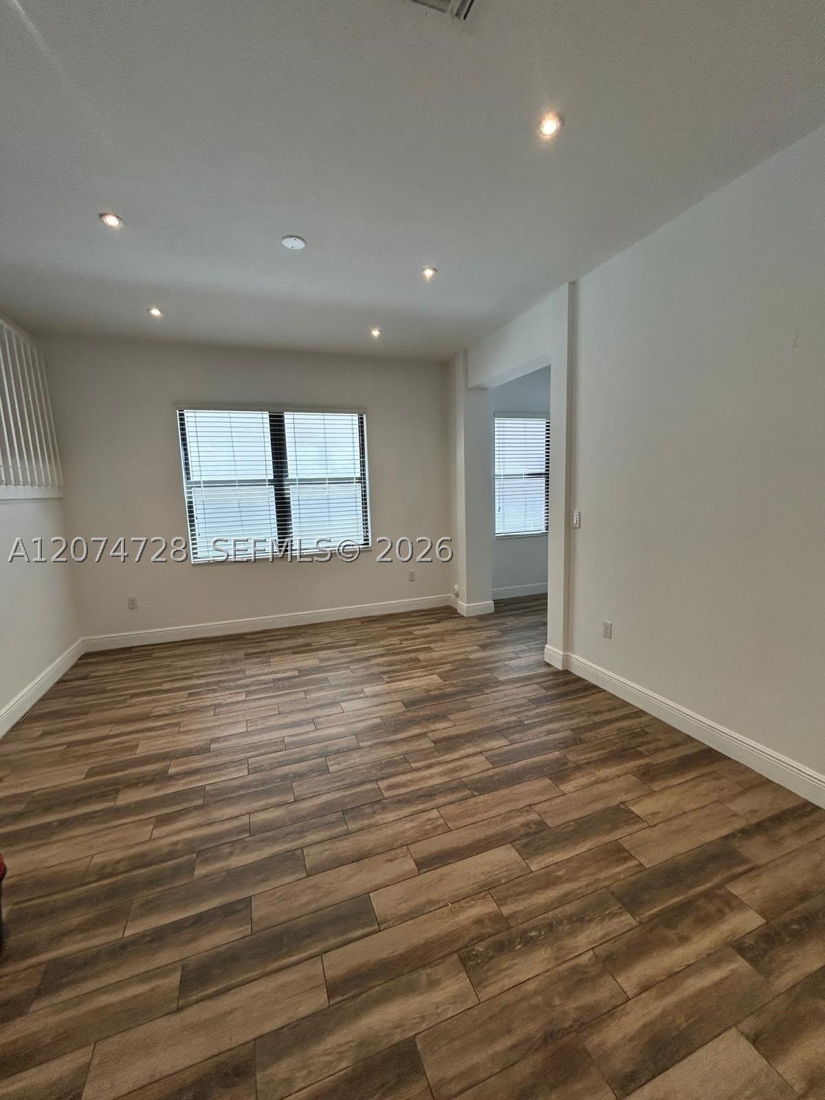 731 NE 193rd St – photo 4