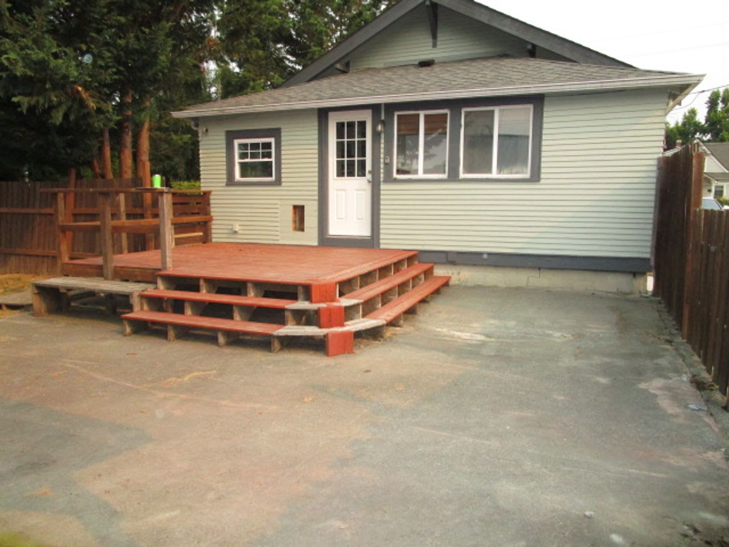 735 Jameson Street – photo 2