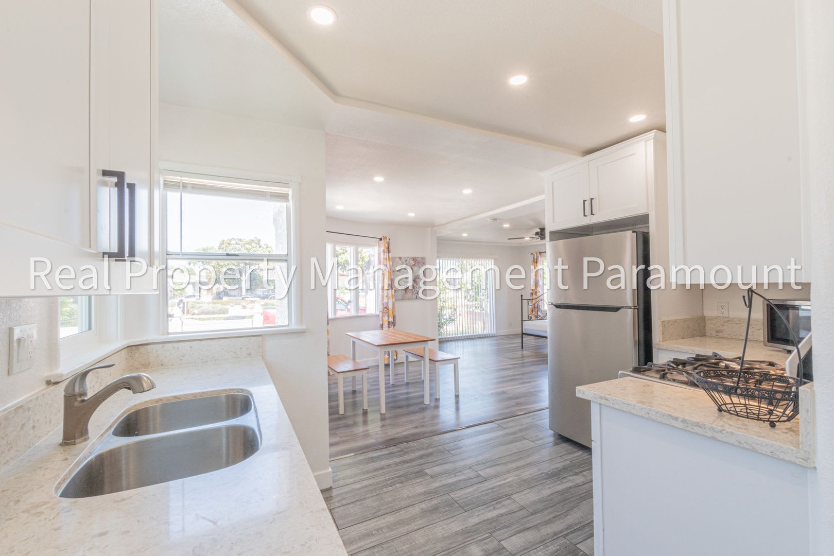 Charming 2-Bedroom Home in Los Angeles – photo 4