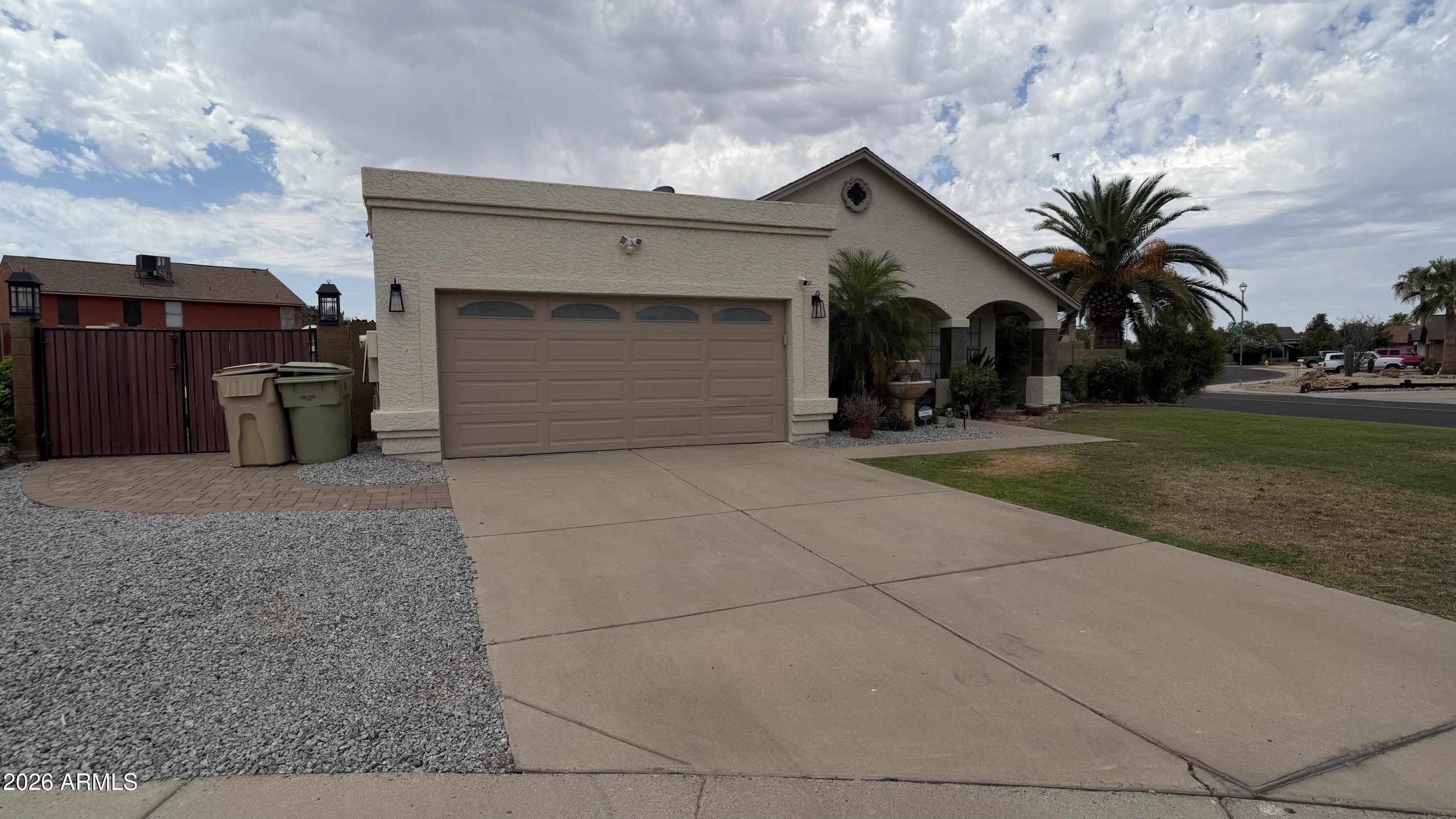 15201 N 61ST Avenue – photo 1