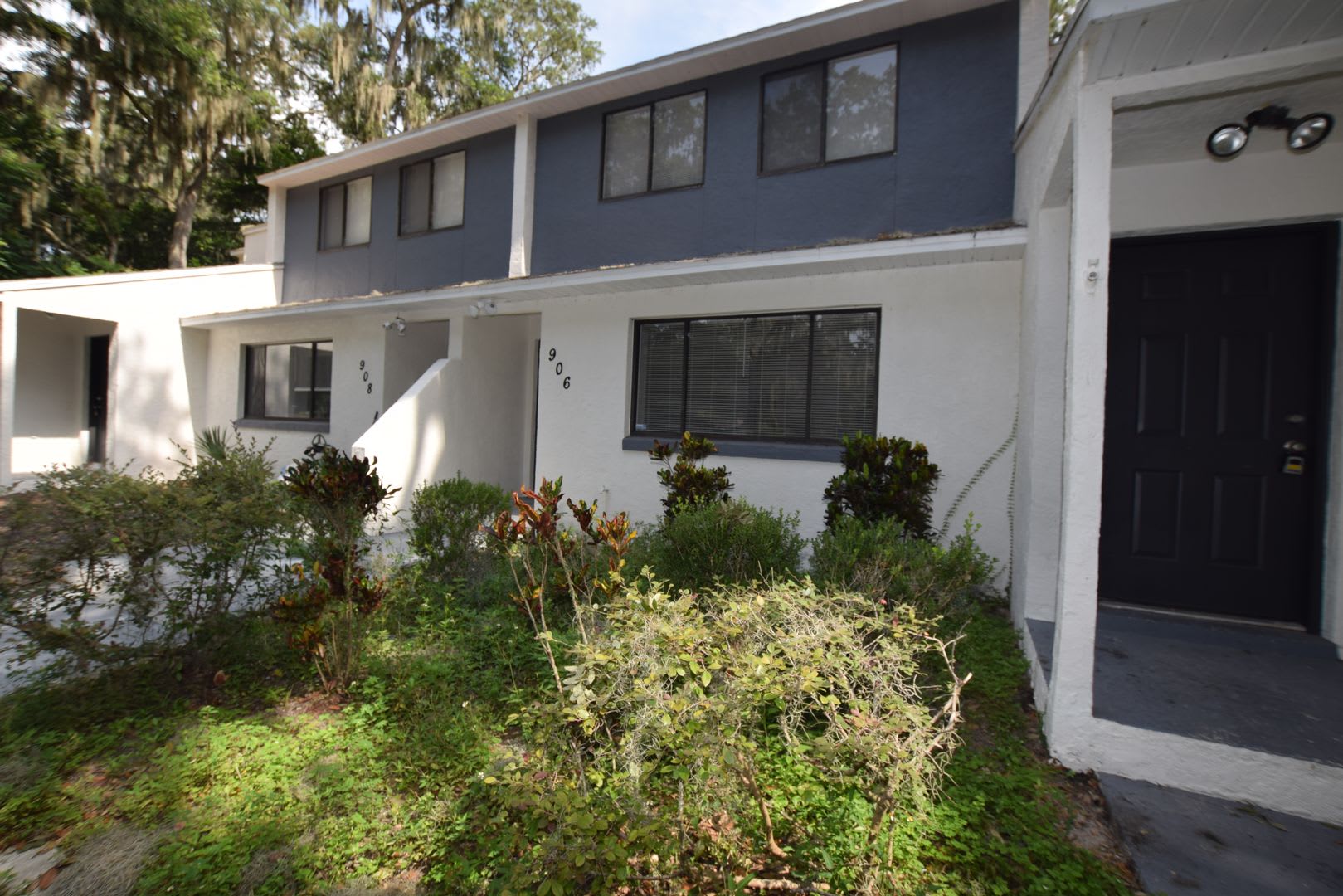 3 Bedroom, 2 Bath Townhouse For Rent at 906 Sumter Street Leesburg, FL 34748 – photo 2